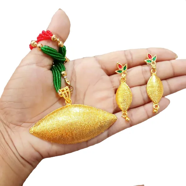 Assamese_Traditional_Gold_Plated_Red_Green_Colour_Tassel_Jewellery_Set_For_Women